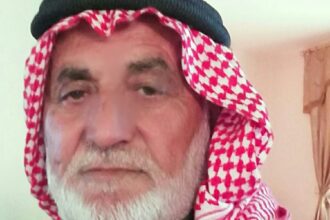 مواطن طفيلي يطلب ممن يقصدون زيارته عدم الحديث في الإنتخابات