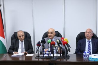 مُنتدى التواصل الحكوميّ يَستضيف مؤتمر عزمي محافظة ومهند مبيضين