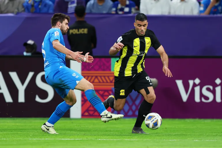 توقيت مباراة نهائي كأس السوبر السعودية بين الهلال والاتحاد والقنوات الناقلة