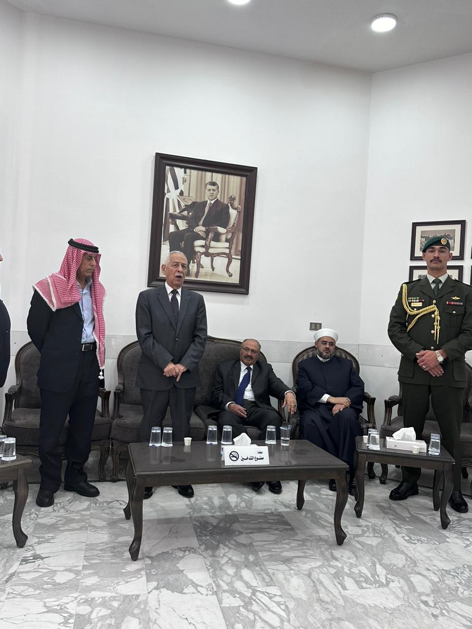 مندوبا عن الملك وولي العهد..العيسوي يعزي عشيرتي الرقاد والمساعيد