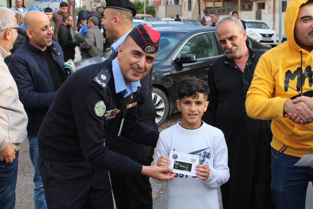 نَشامى الأمن العَام يُشاركون بهجة العيد في ميادين الوطن بين صفوف المواطنين