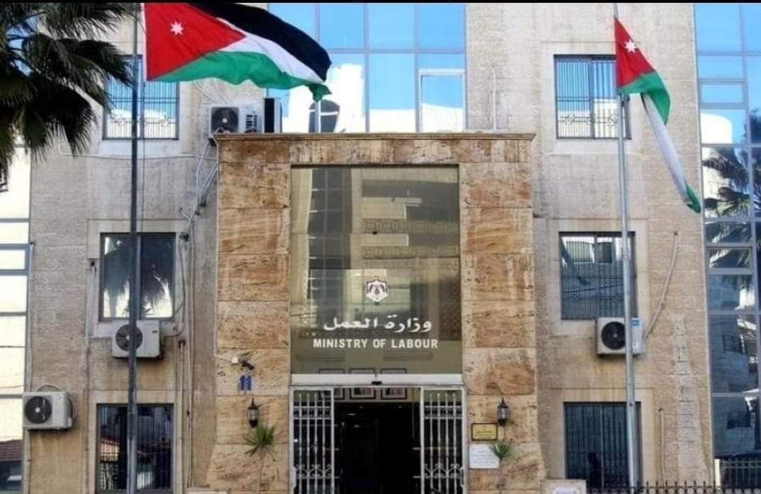 الزيود: العَفو العام لا يَشمل غرامات تأخير تجديد تصاريح العمل