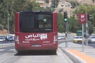الحُكومة تعلّق عَلى تأخر المرحلة 2 من مَشروع الباص السريع