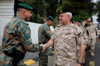 رئيس هيئة الأركان يشارك نشامى القوات المسلحة فرحة أول أيام عيد الفطر