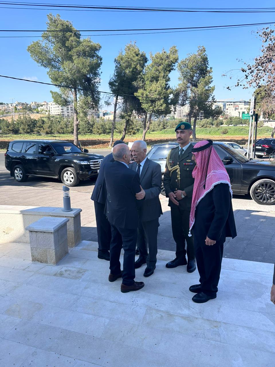 مندوبا عن الملك وولي العهد..العيسوي يعزي عشيرتي الرقاد والمساعيد