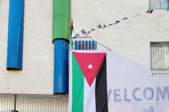 مدارس النظم الحديثة تحتفل بيوم العلم