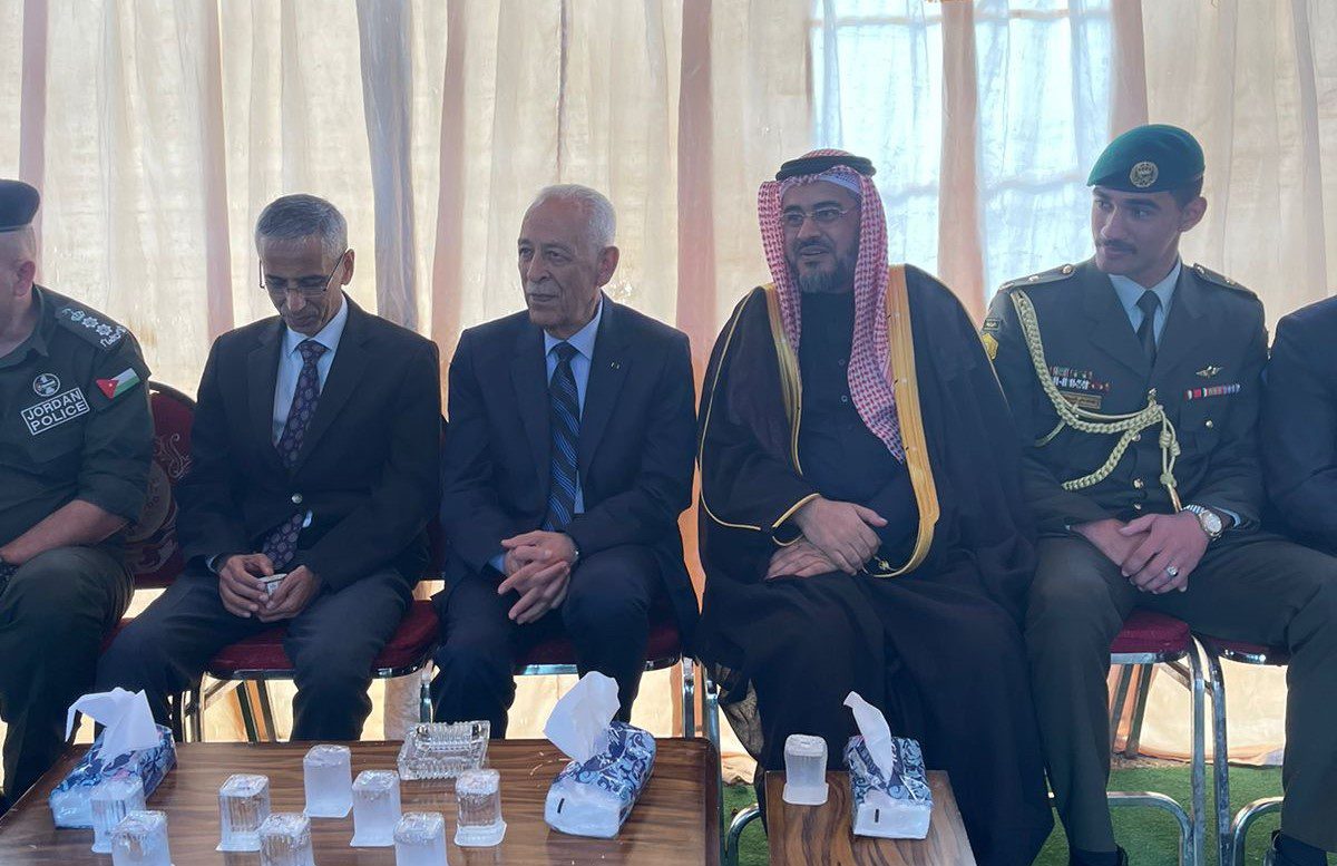 مندوبا عن الملك وولي العهد.... العيسوي يعزي عشيرة المساعيد
