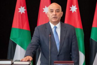 وزير الاتصال الحكومي ينفي إعلان حالة الطوارئ في الأردن