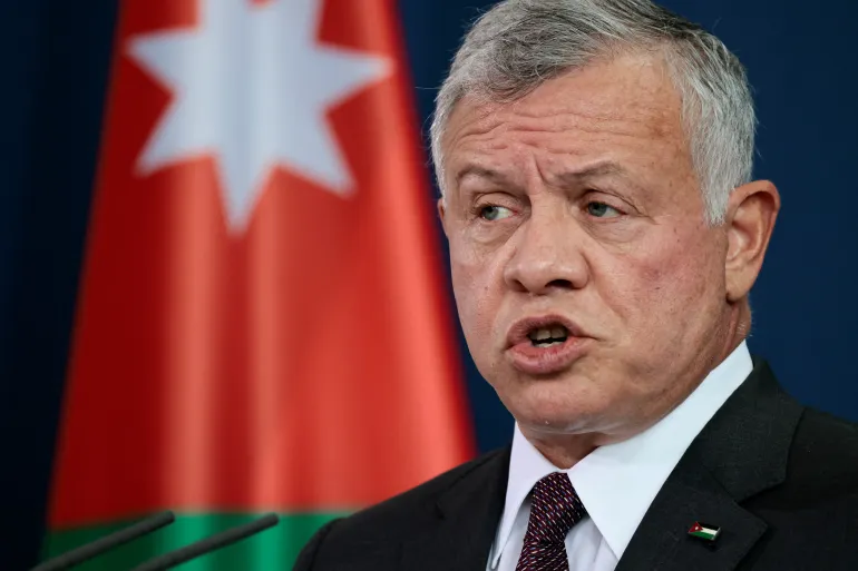 الملك والرئيس الفلسطينيّ يبحثان هاتفيًا التطورات الخطيرة في غزة