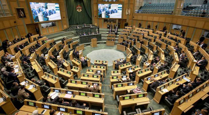 ليث نصراوين يوضح السيناريوهات الدستورية لمصير النواب