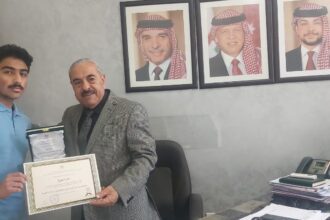 المَركز الثالث للطالب عمر الشيوخ مدارس النُظم الحديثة الثانويه/ ذكور فِي مسابقة القرآن الكريم والحديث الشريف الخامسة عشرة