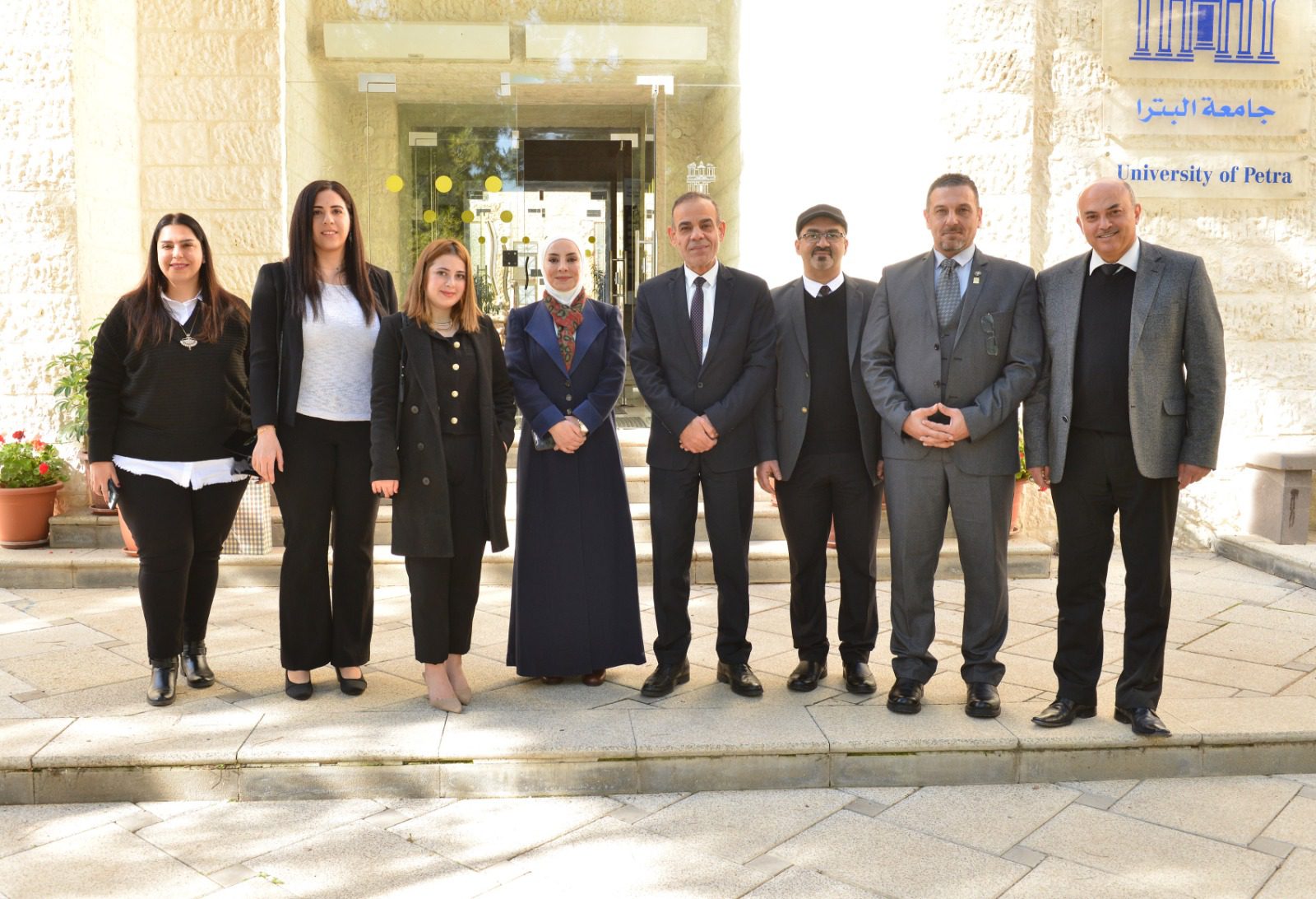 "جامعة البترا توقع مذكرة تفاهم مع شركة Correlation One لتعزيز فرص التعليم والتوظيف في مجال تحليل البيانات المتقدمة لطلبة الجامعة وخريجيها"