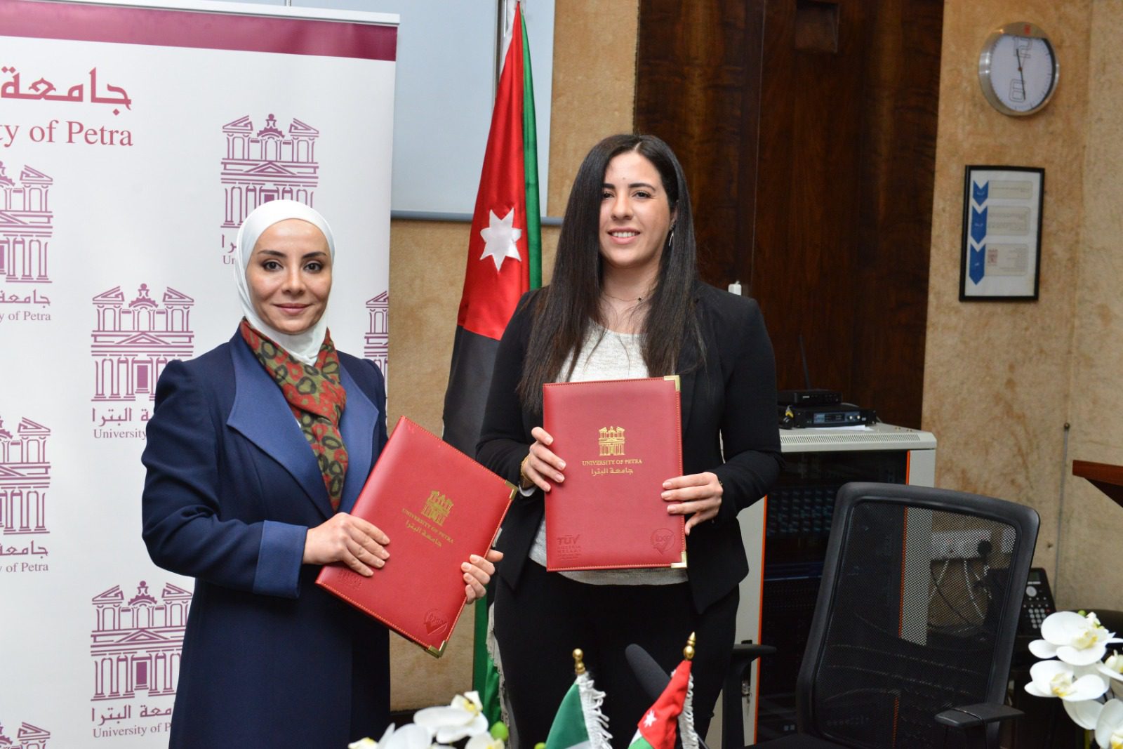 "جامعة البترا توقع مذكرة تفاهم مع شركة Correlation One لتعزيز فرص التعليم والتوظيف في مجال تحليل البيانات المتقدمة لطلبة الجامعة وخريجيها"