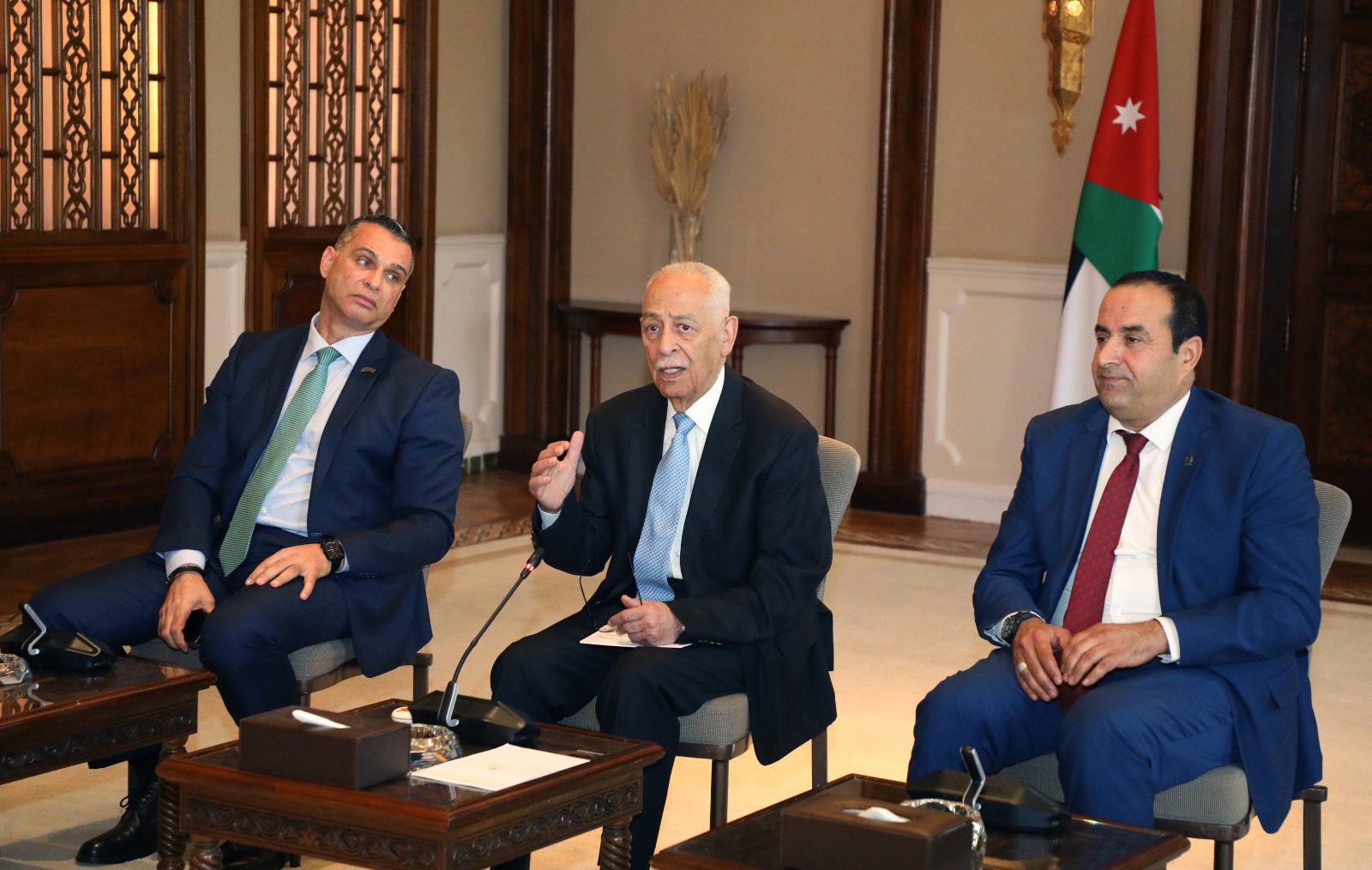 العيسوي يلتقي شباب من برنامج الزمالة البرلماني وهيئة شباب كلنا الأردن