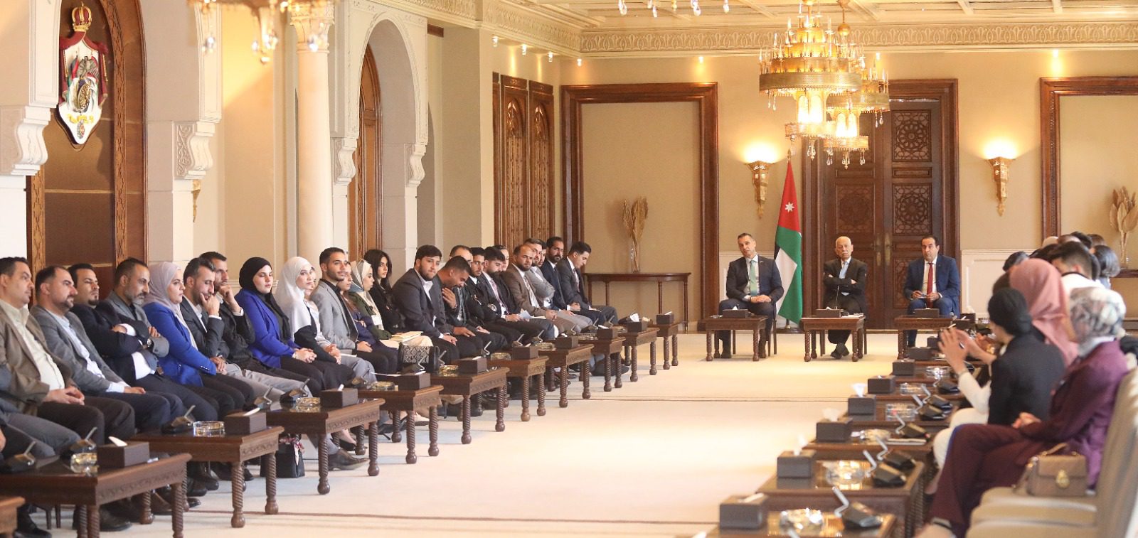 العيسوي يلتقي شباب من برنامج الزمالة البرلماني وهيئة شباب كلنا الأردن
