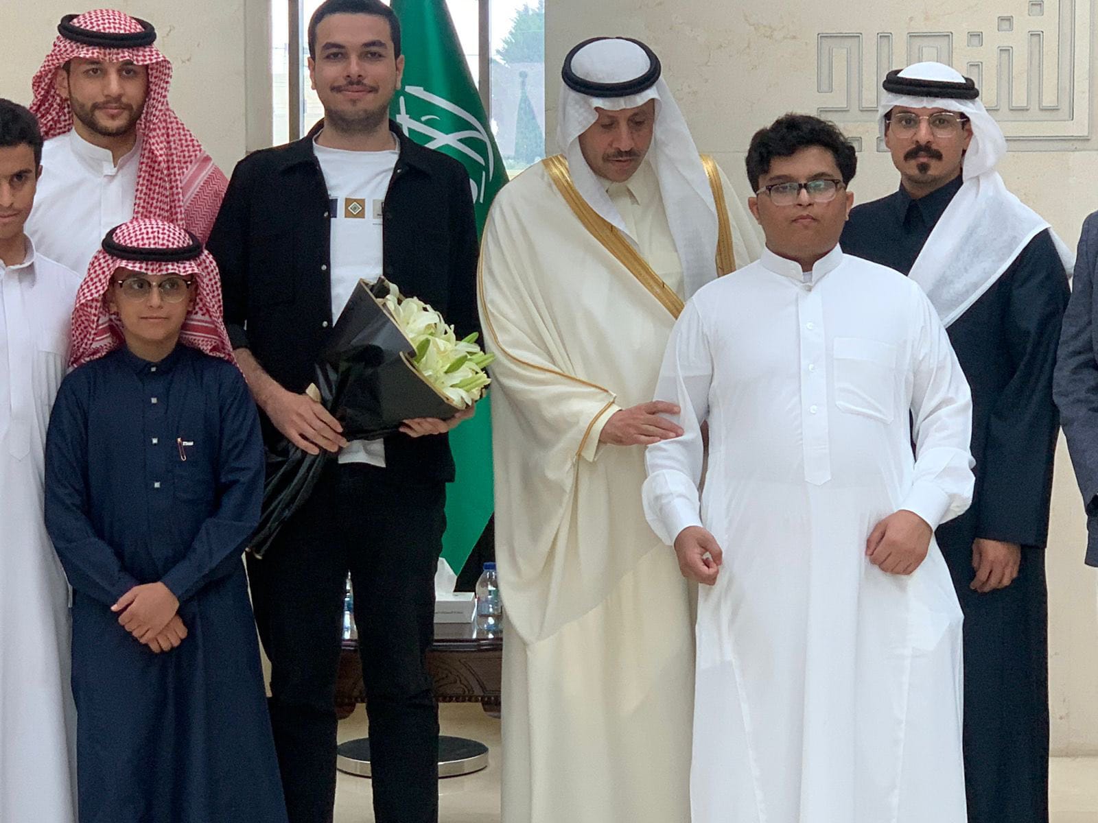 السديري يَستقبل طلبة ومواطنين سعوديين