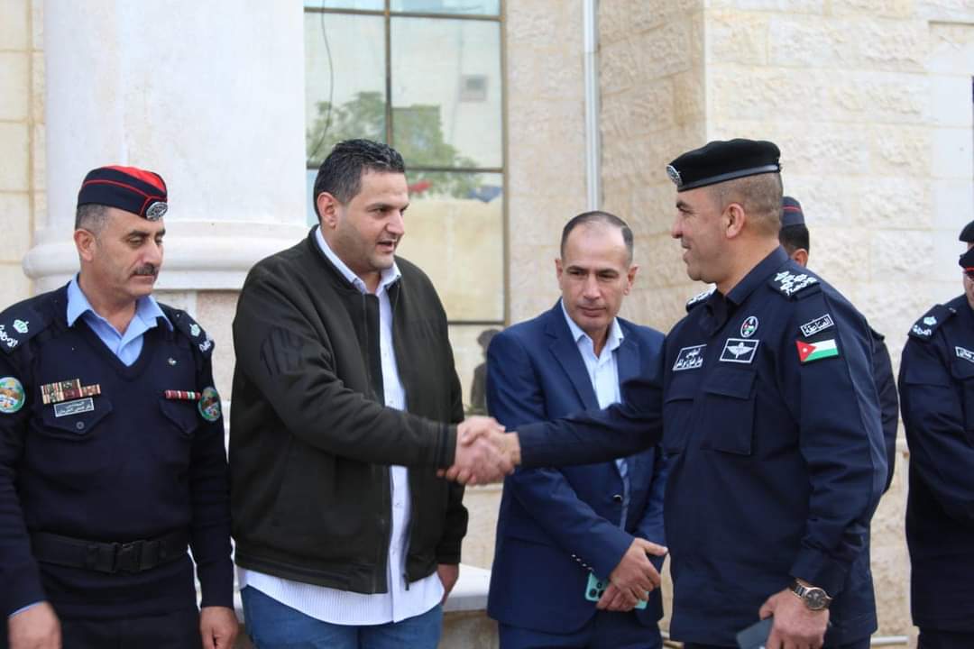 مساعدو مدير الامن العام وكبار القادة والمدراء في الميدان يشاركون مختلف الوحدات والتشكيلات اول ايام عيد الفطر