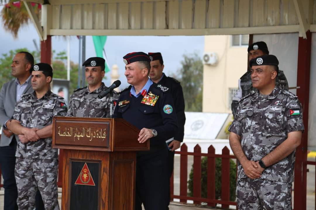 مساعدو مدير الامن العام وكبار القادة والمدراء في الميدان يشاركون مختلف الوحدات والتشكيلات اول ايام عيد الفطر