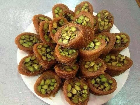 مواطنون: بيع الحلويات عبر التطبيقات يكشف مغالاة المحلات المشهورة