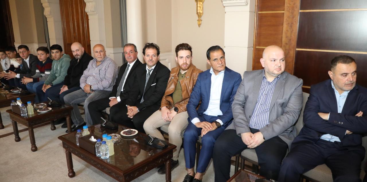 رئيس الديوان الملكي الهاشمي يلتقي وفدا من أبناء عشيرة الزعبي بلواء الرمثا