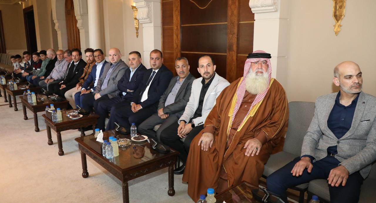رئيس الديوان الملكي الهاشمي يلتقي وفدا من أبناء عشيرة الزعبي بلواء الرمثا