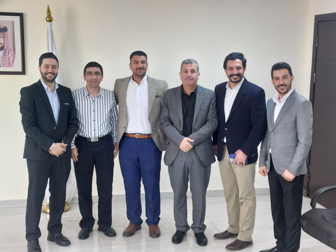 اسرة الكلية الجامعية الوطنية للتكنولوجيا تتبادل التهاني بعيد الفطر