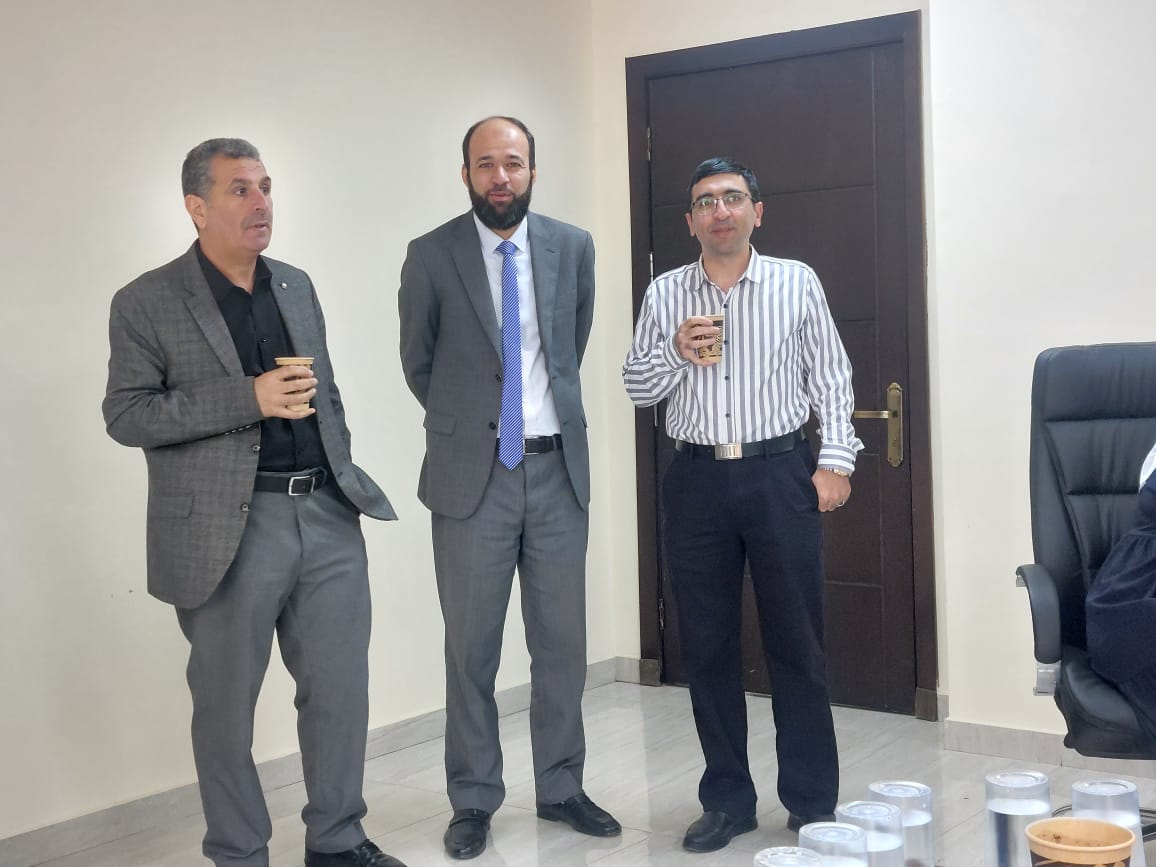 اسرة الكلية الجامعية الوطنية للتكنولوجيا تتبادل التهاني بعيد الفطر