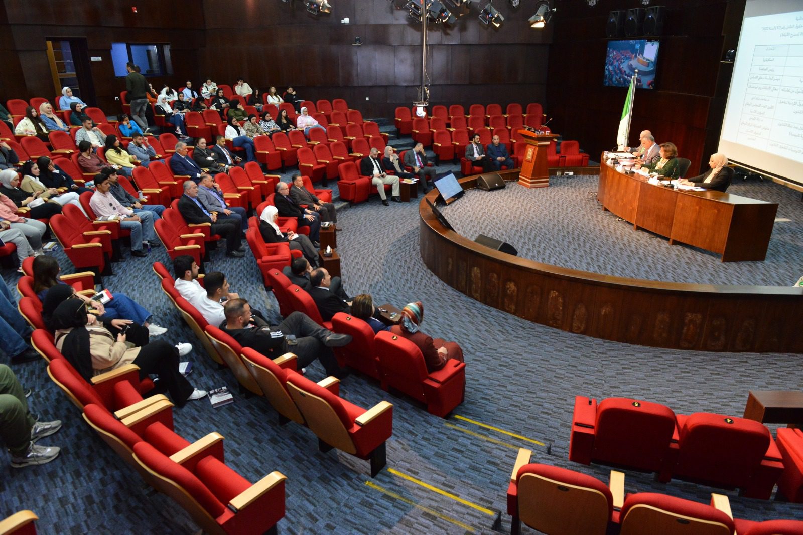 كلية الحقوق بجامعة البترا تعقد ندوة عن قانون حقوق الطفل