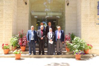 جامعتا البترا والقدس المفتوحة الفلسطينية تبحثان سبل التعاون