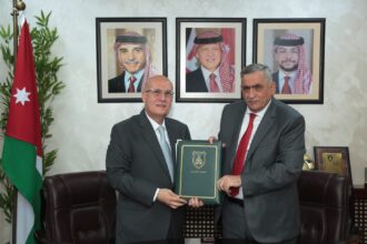 البنك الأهلي الأردني والجامعة الأردنية يوقعان مذكرة تفاهم تعزيزًا للتعاون فيما بينهما