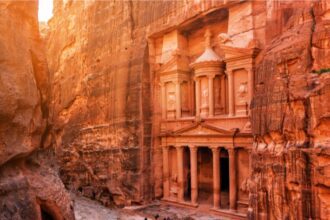 أكثر من مليون شخص زاروا البترا في 2023