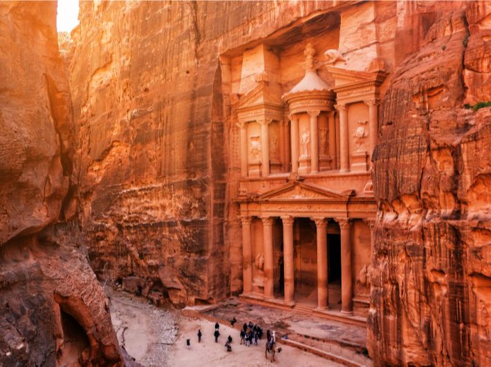 أكثر من مليون شخص زاروا البترا في 2023