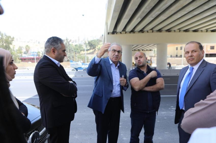 وزير الأشغال يَتفقد مَشروع تقاطع جسر المسلخ الذي تُنفذه الوزارة في عمّان