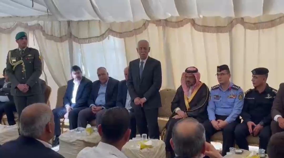 مندوبا عن الملك وولي العهد.... العيسوي يعزي عشريتي الظهراوي والنعيمات
