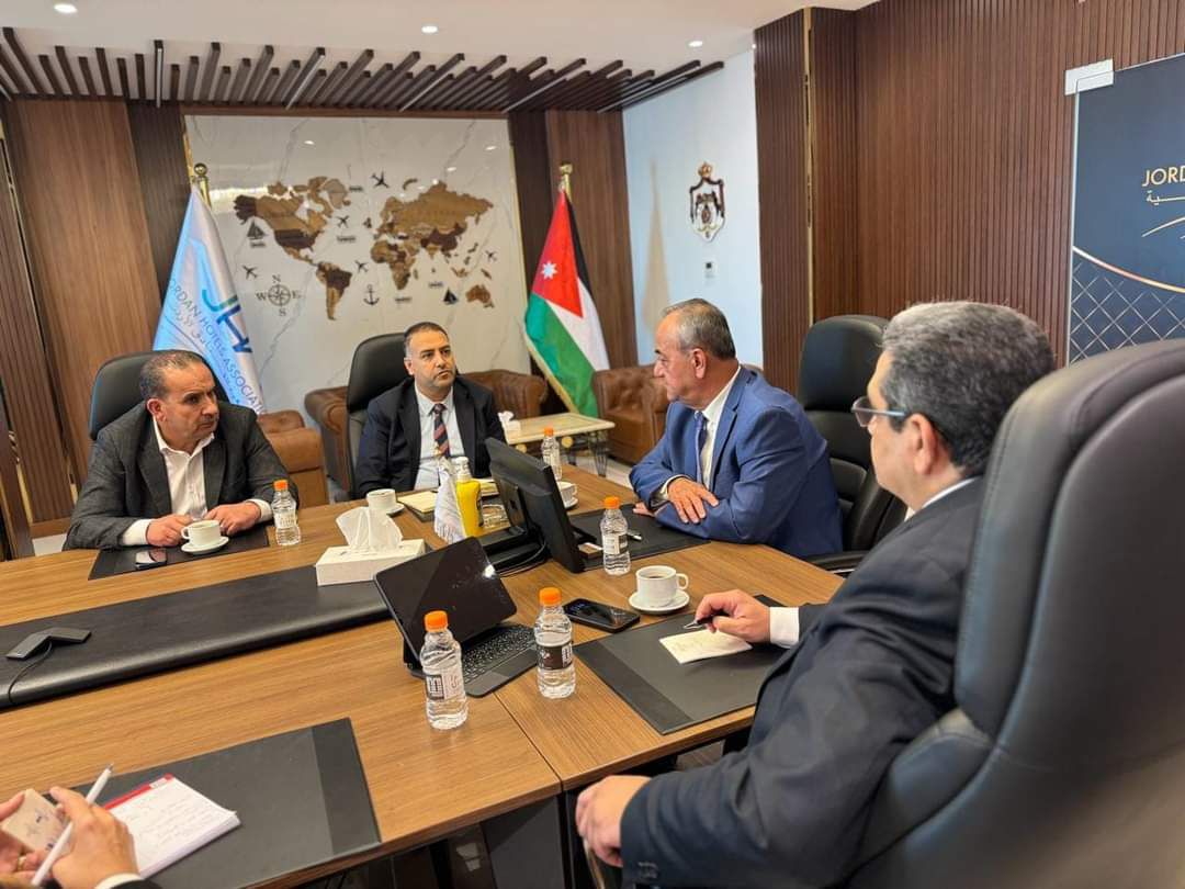صورة حول : العين الهندي يترأس اجتماعا لمناقشة سبل تعزيز التشاركية في القطاع السياحي العين الهندي يترأس اجتماعا لمناقشة سبل تعزيز التشاركية في القطاع السياحي