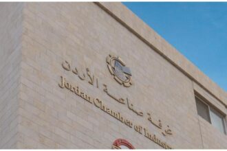 صناعة الأردن: الدعم الملكيّ يدفع بقطاع المحيكات نحو الاستثمارات