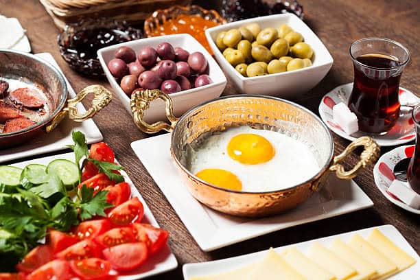 هذه الأشياء ممنوع تناولها صباحاً على وجبة الإفطار !