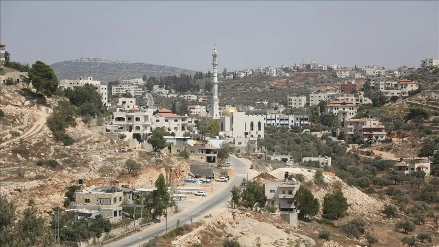 إسرائيل تُصادر 64 دونمًا لإقامة مستوطنة بالخليل