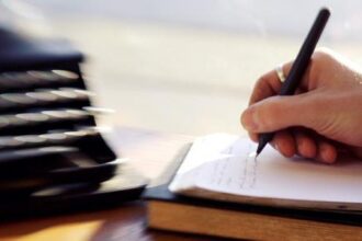 دراسة: الكتابة تقلل من المخاوف لدى مرضى السرطان