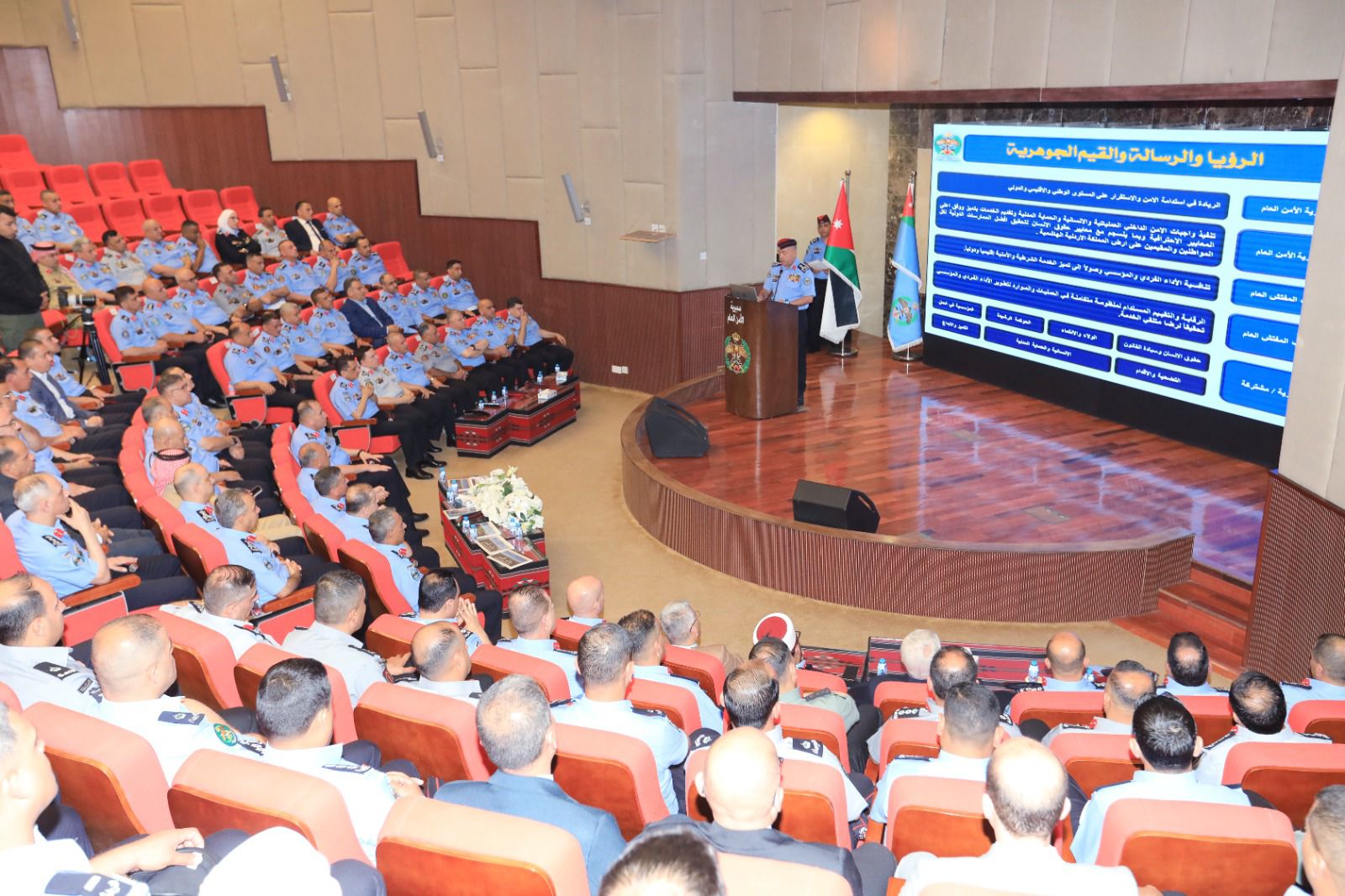مدير الأمن العام يرعى حفل التقييم السنوي والتّميّز لمديرية الأمن العام