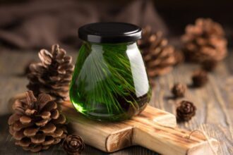 هل تعلم كيف يتم إنتاج عسل الصنوبر؟