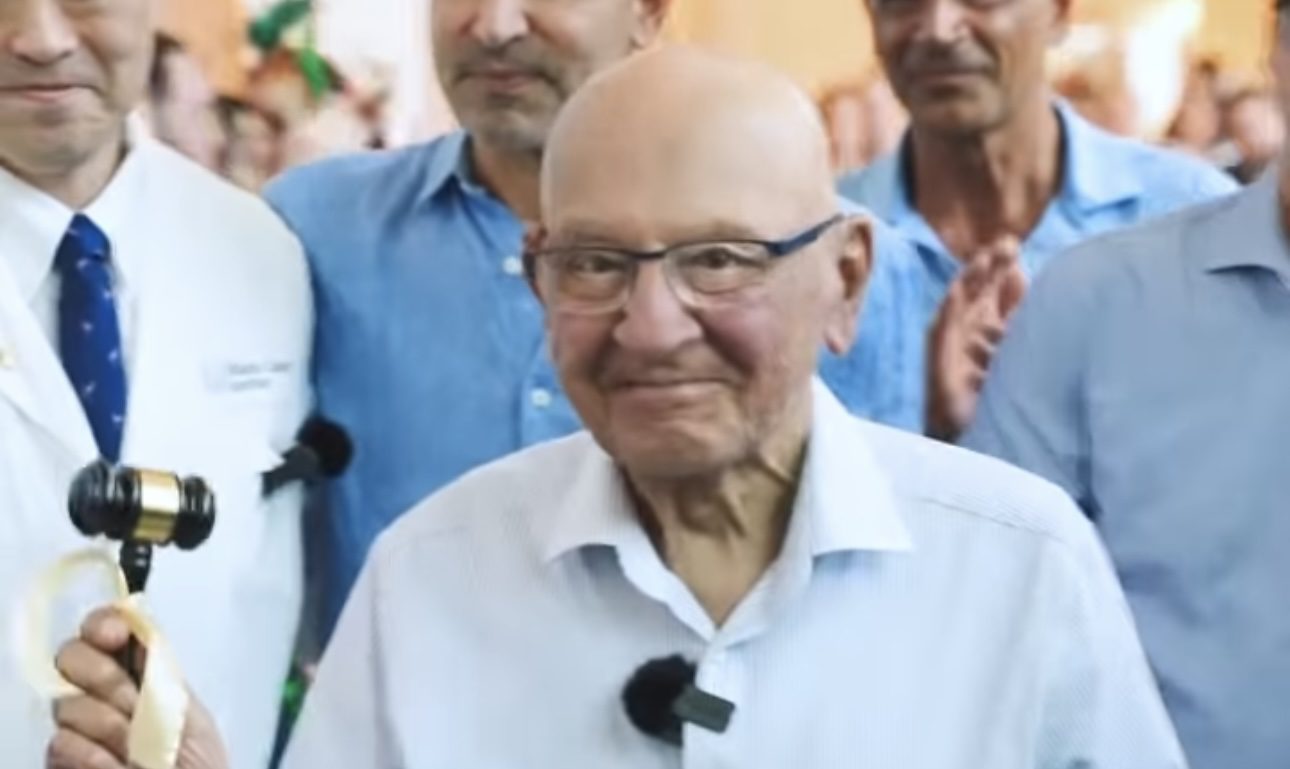 القاضي الرحيم فرانك كابريو يعلن شفاءه من السرطان