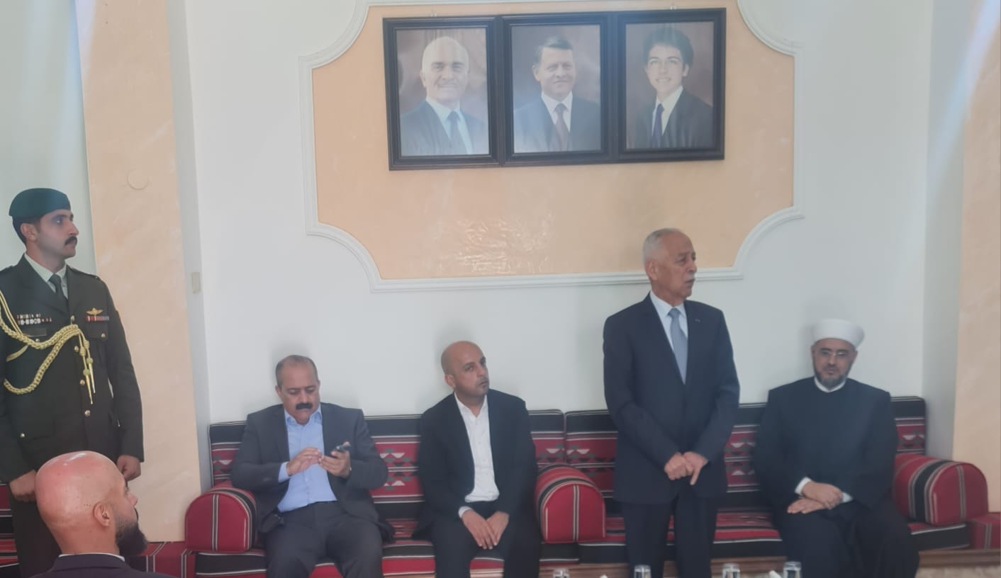 مندوبا عن الملك وولي العهد.. العيسوي يعزي عشيرة الروسان