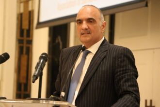 الخصاونة يُحيي ويهنئ العُمال والعَاملات بعيد العمال