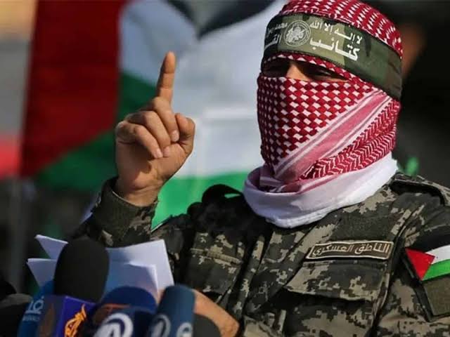 أبو عبيدة يؤكد: فقدان الاتصال مع حراس الأسرى الإسرائيليين