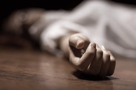 فتاة تلقى حتفها ب10 طعنات على يد خطبيها في مصر