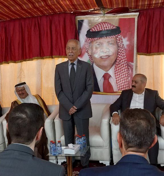 مندوبا عن الملك وولي العهد.. العيسوي يعزي آل حداد والعودات
