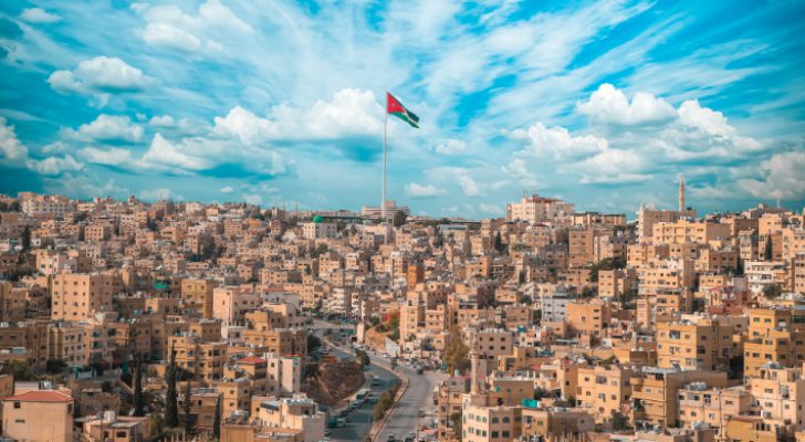 طقسٌ دافئ وغائم جزئيًا اليوم الأربعاء