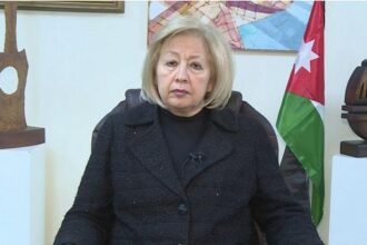 وزيرة الثقافة تنعى شقيقها
