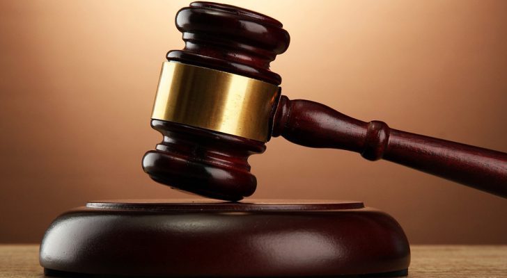 حبس مؤقت لمُدان بقتل زوجة والده في إربد لمدة 20 عامًا